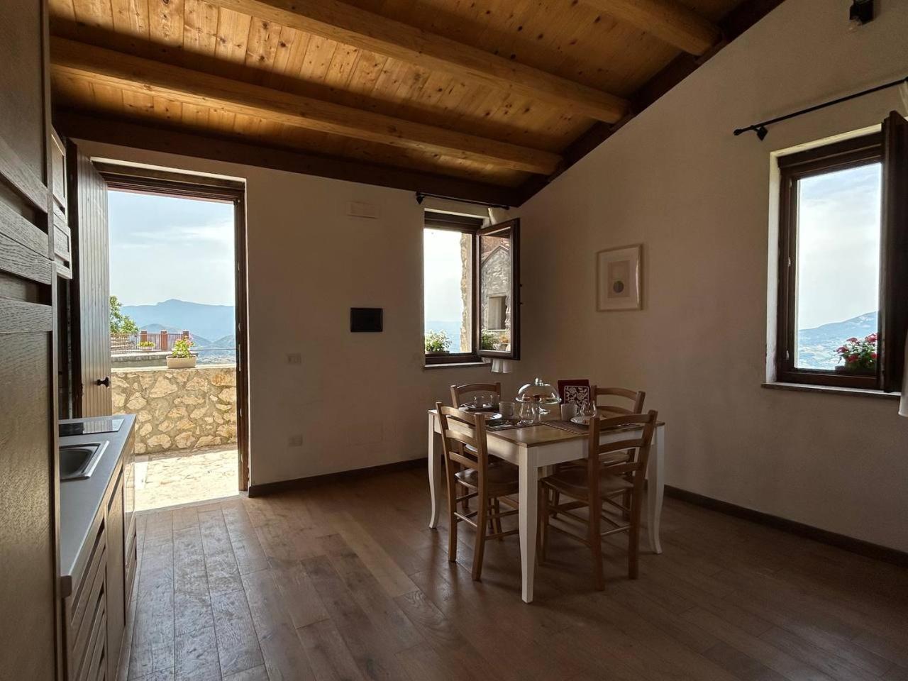 Il Borgo Dei Normanni Villa Colliano Exteriör bild