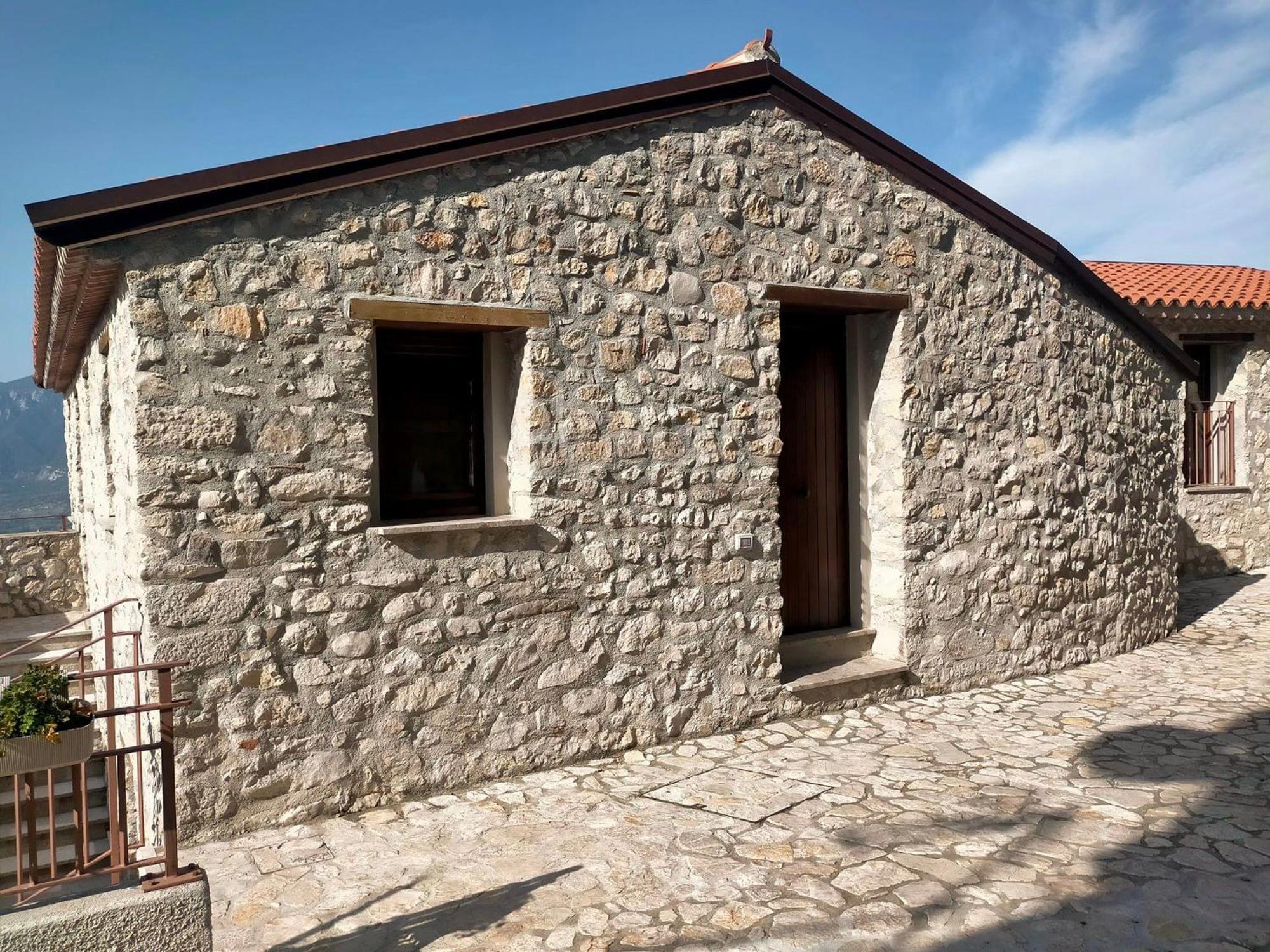 Il Borgo Dei Normanni Villa Colliano Exteriör bild